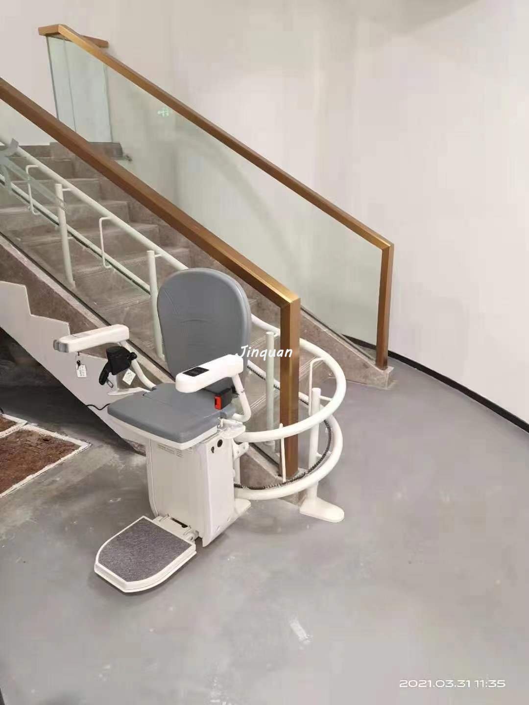 无障碍座椅电梯